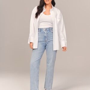 Abercrombie & Fitch Ultra High Rise Straight Leg Jean Size 31/12 NWT